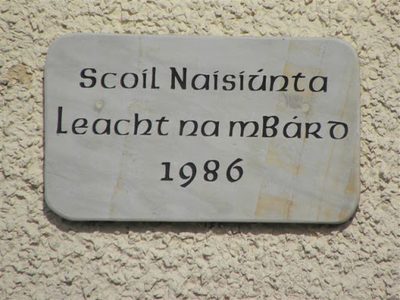 Plaque, Latnamard new National School