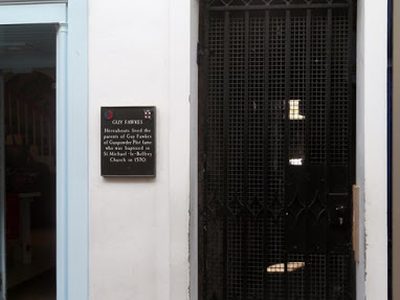 Plaque to Guy Fawkes' parents, Stonegate, York