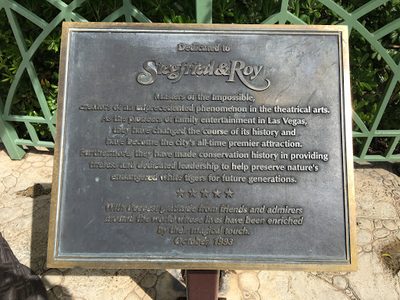 Siegfried & Roy Dedication