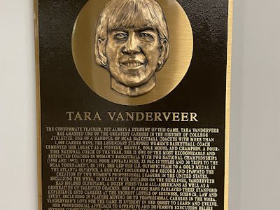 Tara Vanderveer