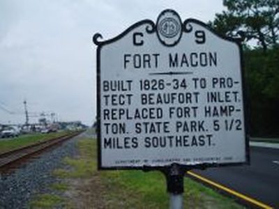 FORT MACON