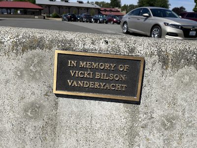 In Memory of Vicki Bilson Vanderyacht