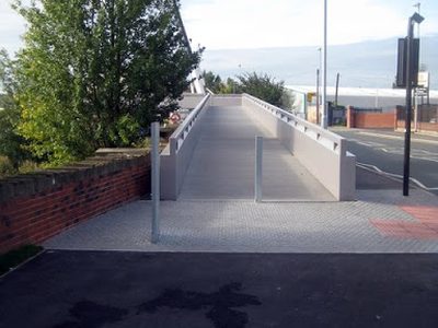 The Hepworth Wakefield - footbridge 1