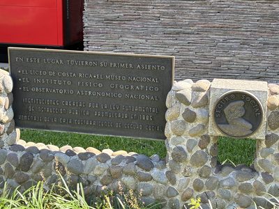 El Liceo de Costa Rica; El Museo Nacional; El Instituto Fisico Geografico; El Observatorio Astronomico Nacional
