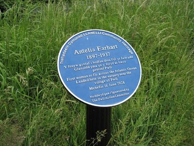 Amelia Earhart memorial, Pwll
