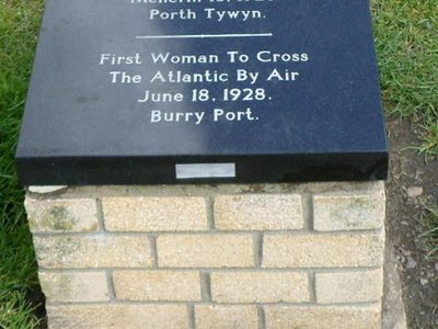 Closeup of an Amelia Earhart plaque, Burry Port