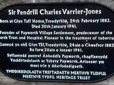 Troedyrhiw plaque marking the birthplace of a pioneer in the treatment of tuberculosis