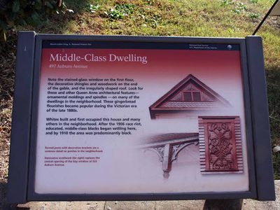 Middle-Class Dwelling / 
497 Auburn Ave