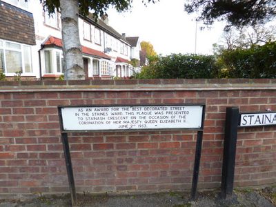 Stainash Crescent, Staines - Award Plaque