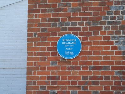 Blue plaque for Kenneth Grahame