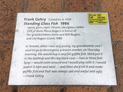 Gehry "Standing Glass Fish"