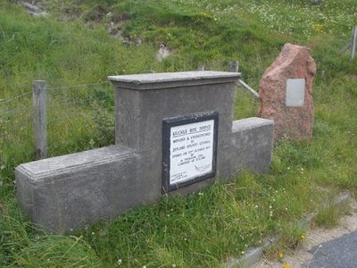 Muckle Roe: bridge plaques