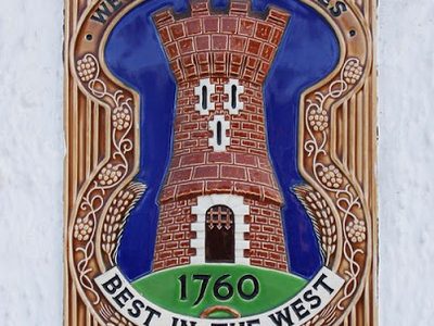 The King's Head (2) - West Country Ales plaque, 19 Cheltenham Road, Bishop's Cleeve, Glos
