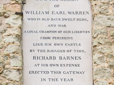 Plaque on Reigate Castle gateway