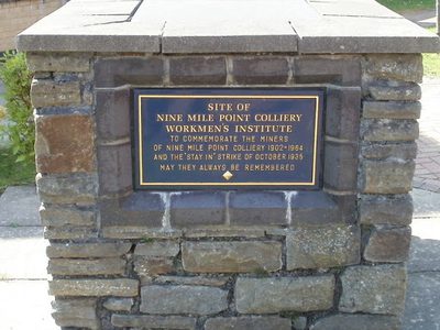 Plaque recording the site of Nine Mile Point Colliery Workmen's Institute, Cwmfelinfach
