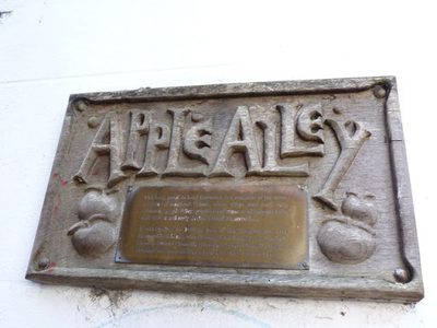 Plaque on Apple Alley, Frome