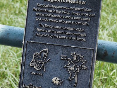 Laira Trail marker