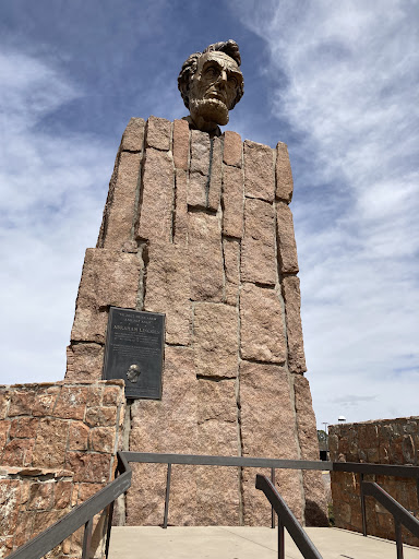 Lincoln Highway monument