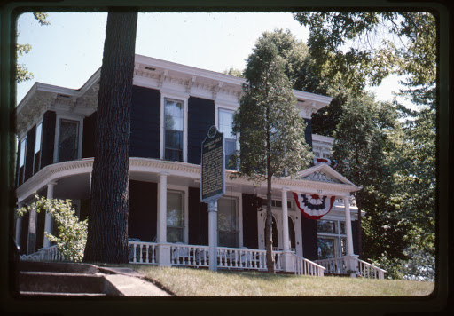 Hackley-Holt House / Hackley-Holt House