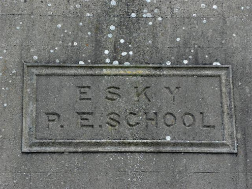 Plaque, Esky Public Elementary Primary School