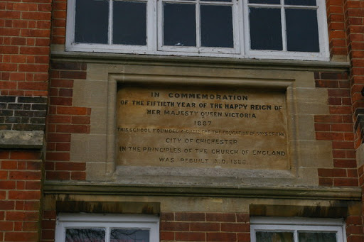 Chichester: New Park Centre, plaque on former school