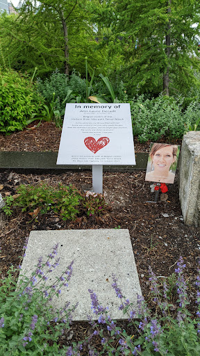 In memory of Ann-Laure Decadt