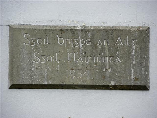 Plaque, Alt Lower National School