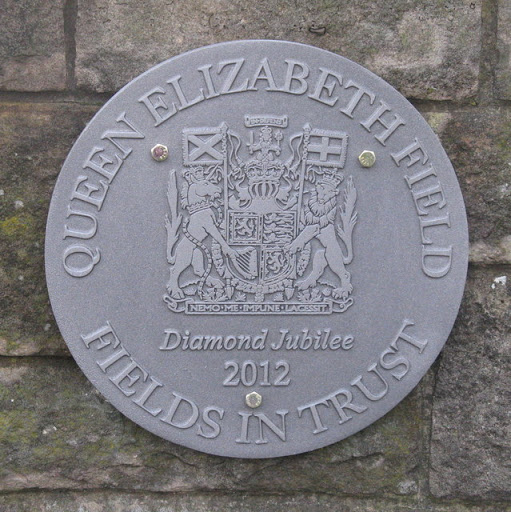 Queen Elizabeth Field Plaque