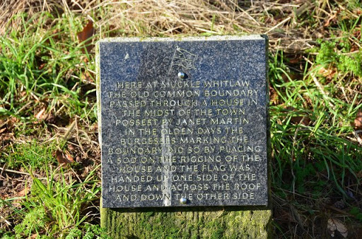 Roadside plaque, Flex