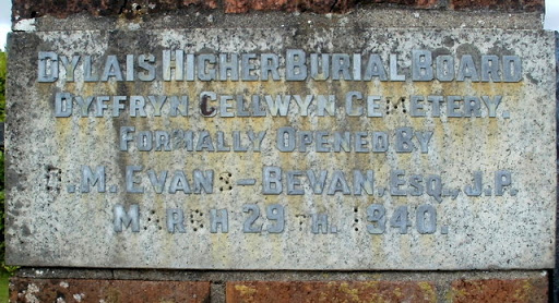 Dyffryn Cellwen Cemetery plaque
