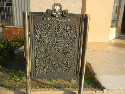 Diosdado Macapagal historical marker