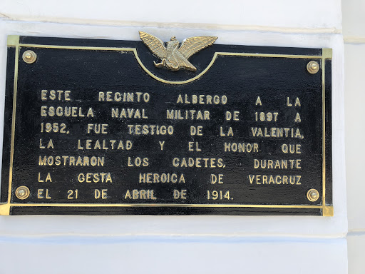 Escuela Naval Militar de 1876 a 1952