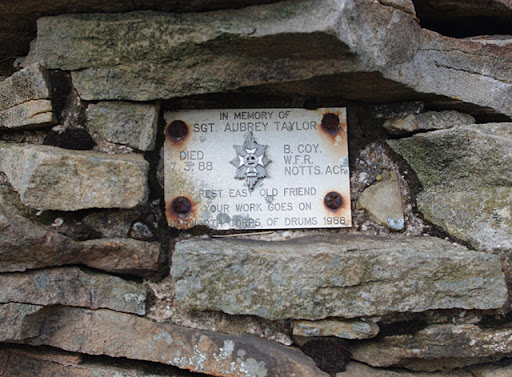 Memorial plaque, Pen-y-ghent