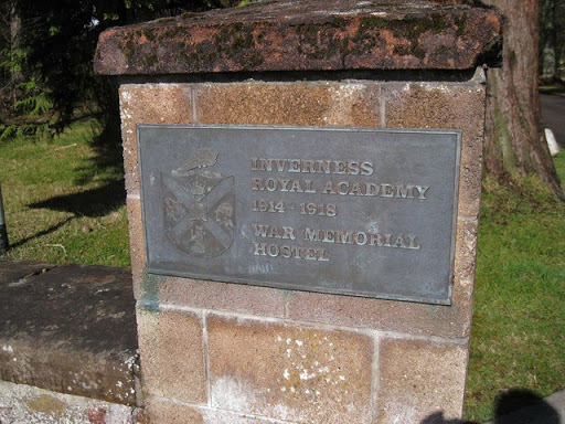 Gatepost plaque, Hedgefield House
