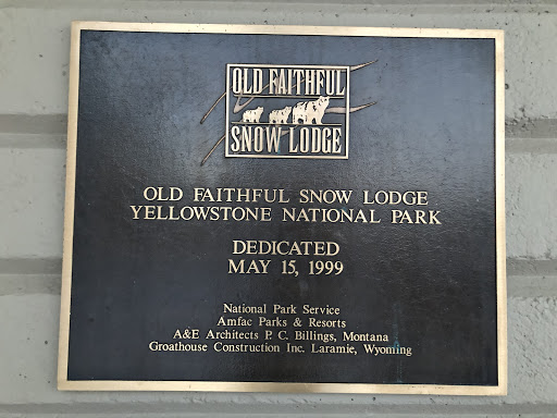 Old Faithful Snow Lodge