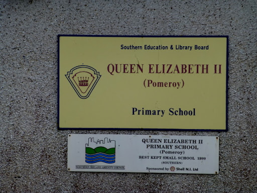 Plaque, Queen Elizabeth II School