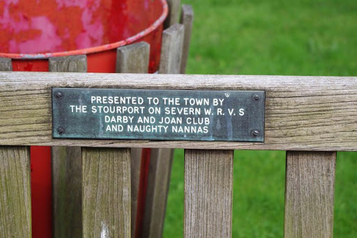 Plaque on Silver Jubilee seat, Stourport War Memorial Garden, Stourport-on-Severn