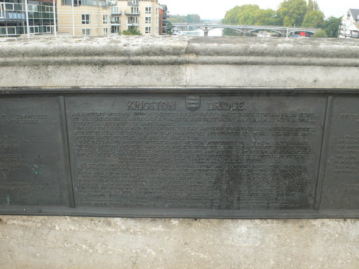 Plaque on Kingston Bridge