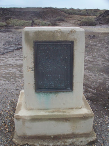 Lakeview Gusher Marker