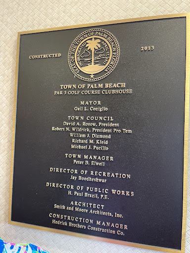 Par 3 Golf Course Clubhouse