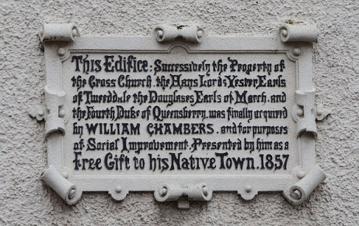 Plaque on the Chambers Institution, Peebles