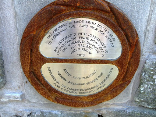 Archway Plaque, Dundee Law