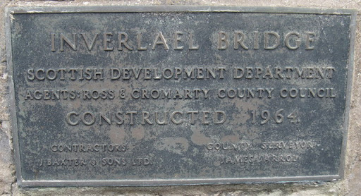 Plaque on the 'new' Inverlael Bridge