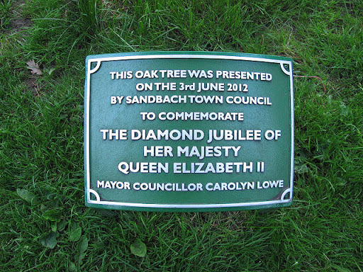 Queen Elizabeth's tree - plaque