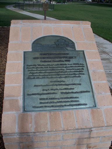 ADMINISTRATION AND VETERAN'S MEMORIAL BUILDING Plaque
