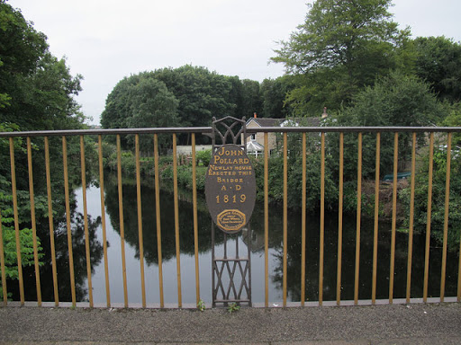 Plaque on Newlay river bridge