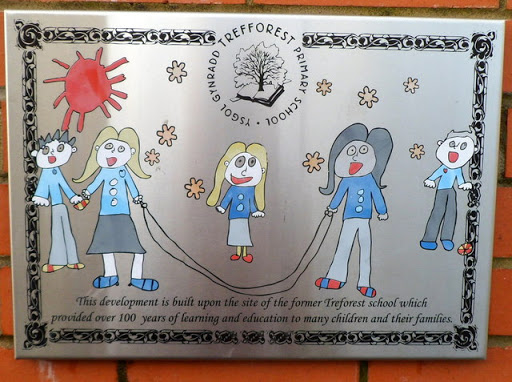 Treforest Primary School plaque, Pontypridd