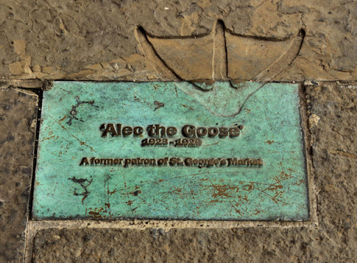 "Alec the goose" sculpture, Belfast (2)