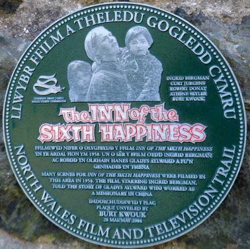 The Inn of the Sixth Happiness plaque in Beddgelert