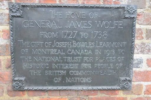 Plaque outside Quebec House